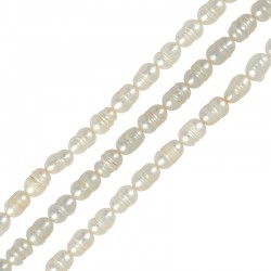 Fresh Water Pearl Bead (~4-5mm) (Ø~0.7mm) (~50pcs)