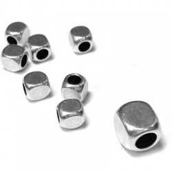 Distanziatore in Metallo Ottone Cubetto 4x4.8mm (Ø 2.6mm)