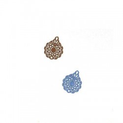 Breloque filigrane fleur en Métal/Laiton 16x12mm