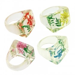 Bague en Résine Carrée avec Fleur 24 x 19 mm