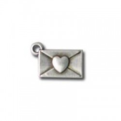 Breloque Envelope avec Cœur en Métal/Zamac, 17x9mm
