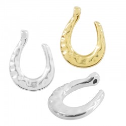 Pendentif en Zamak en Forme de fer à Cheval avec Lignes 22 x 16 mm Ø 1.9 mm