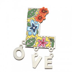 Ciondolo in Plexiglass Acrilico con la Parola "Love" 31x42 mm (4 Pezzi/Set)