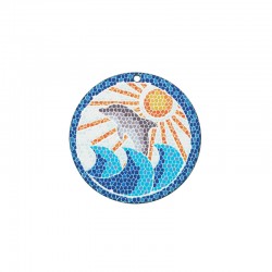 Pendentif rond en bois avec Dauphin. Soleil et Vagues 55 mm