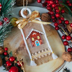 Colgante de Madera con Casa, Nieve y Corazón 60 x 55 mm