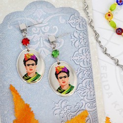 Breloque Ovale en Laiton Frida Kahlo 21 x 29 mm