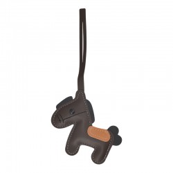 Colgante De PU De Poni Marrón 110 x 90 mm