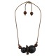 Collar con cordón trenzado y cuentas de madera negras
