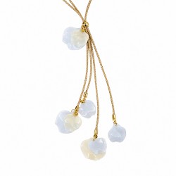 Collier avec Cordon Beige Torsadé et Feuilles en Acrylique Suspendues