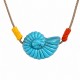 Collier d'été avec coquillage en acrylique turquoise sur cordon rouge