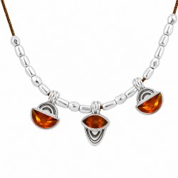 Collar con Perlas, Cristales Geométricos Naranjas y Abalorios