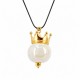 Collar Con Cuenta De Cerámica Blanca Y Corona De Metal Dorado