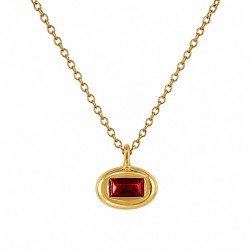 Collar con colgante ovalado de esmalte rojo y cadena delicada