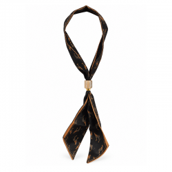 Collana con Sciarpa Nera, Cubo Beige e Dettagli Dorati