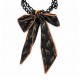 Collana con Fiocco a Forma di Sciarpa Nera e Catene Nere