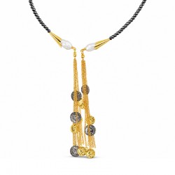 Collier avec Hématite. Pompons en Chaîne Dorée et Pièces Bicolores