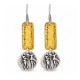 Pendientes Con Barra De Oro Martillado Y Dije De Abeja De Plata Con Textura