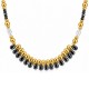 Collier avec pendentifs bicolores et perles rondes dorées