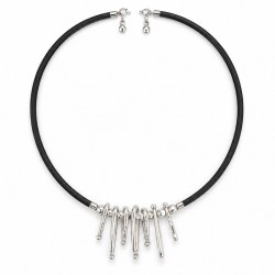 Collier avec barrettes pendantes en argent et perles sur cordon noir