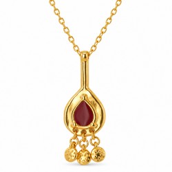 Collier avec émail bordeaux et breloques en forme de pièces d’or suspendues
