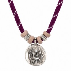 Collana con Ciondolo Argentato in Rilievo su Cordoncino Viola