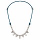 Collier avec Breloques Géométriques Argentées sur Cordon Bleu Pétrole
