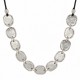 Collar con conectores ovalados de plata martillada en cordón negro