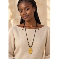 Collar Con Colgante Ovalado Dorado Con Textura En Cordón Negro
