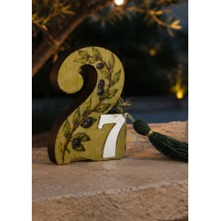 Décoration en bois « 27 » avec des branches d'olivier 86 x 130 mm / 17 mm