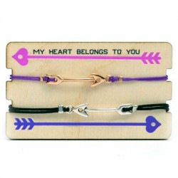 Wooden Card 85x50mm w/ 2 Bracelets Set Arrow