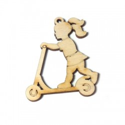 Pendentif Fille avec Scooter en Bois 47x55mm