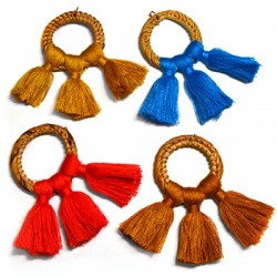 Triple Pompon avec Cercle en Bambou 42 x 73 mm