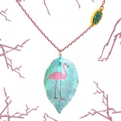 Pendentif en Forme de Feuille Naturelle Plaqué Flamant rose ~40 x 60 mm