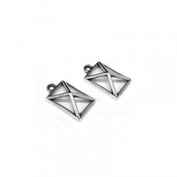 Zamak Charm Pyramid 13x20mm