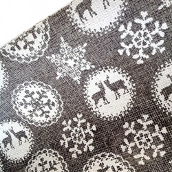Rouleau Porte-Bonheur en Tissu de Chanvre Artificiel avec Flocons de Neige et Cerfs 48 x 274 cm