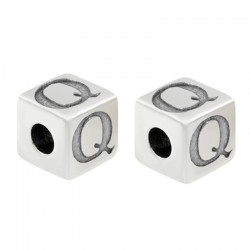 Zamak Bead Cube w/ Letter "Q" 7mm (Ø3.7mm)