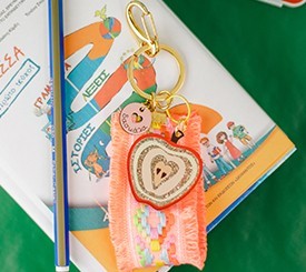 Keyring w/ Ribbon & Apple