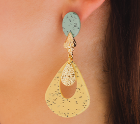 EARRING W/ DROP & SHELL