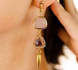 GOLD EARRING W/ GLASS