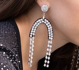 EARRING W/ SILVER CRYSTALS