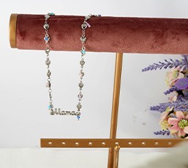 Necklace w/ Hearts for Mom