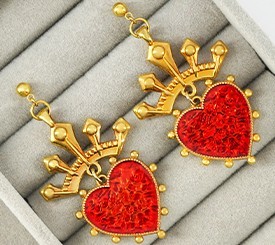 EARRINGS W/ HEART & CROWN