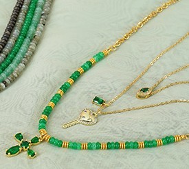 GREEN NECKLACES LAYERING