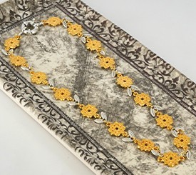 FLOWERS & LEAVES NECKLACE