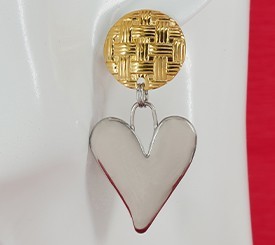 EARRING W/ HEART PENDANT
