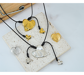 NECKLACES W/ PENDANT HEART