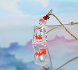 NECKLACE W/ FISH IN BAG